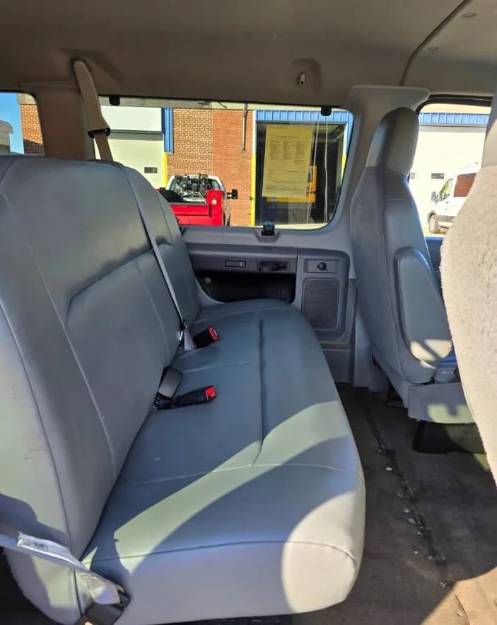 2013 Ford E350 Passenger Van - Image 6