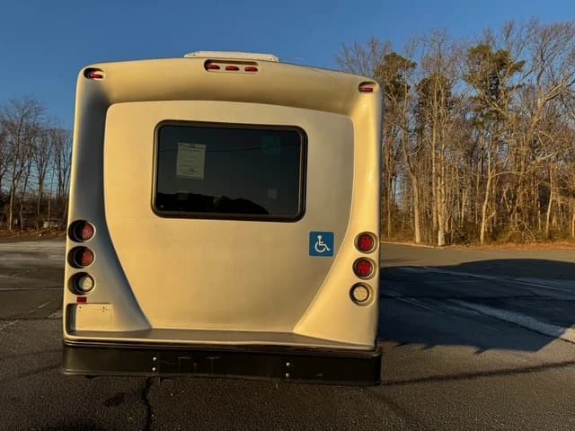 2016 Ford F550 Starcraft - Image 21