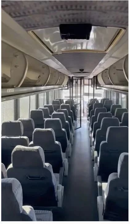 2007 MCI J4500 Detention Bus - Image 8