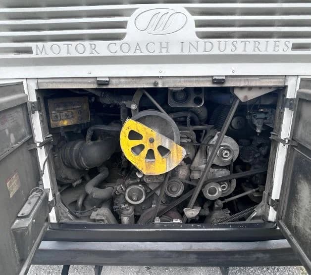 2006 MCI D4500 Coach Bus - Image 5