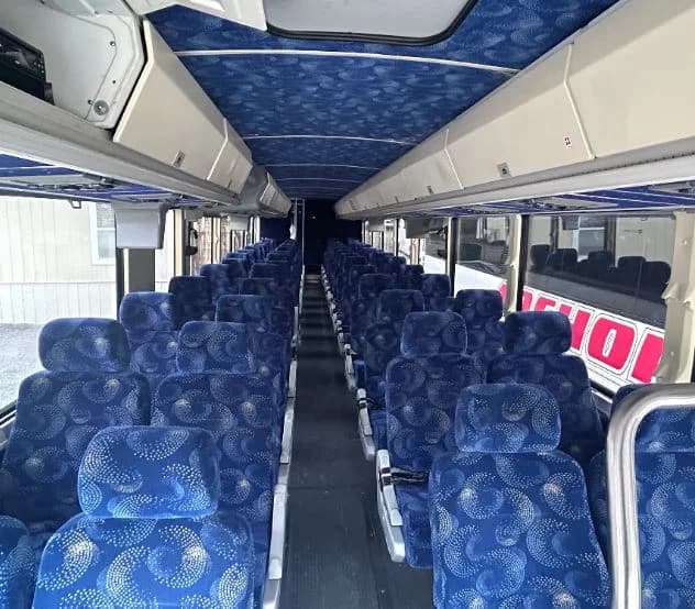 2006 MCI D4500 Coach Bus - Image 7