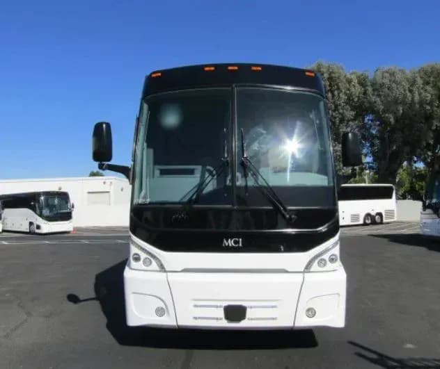 2017 MCI J4500 Coach Bus - Image 2