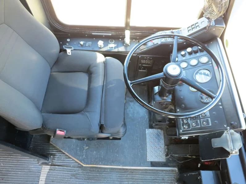 2000 Gillig High Floor 40 ft Transit Bus - Image 3