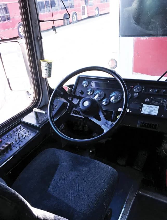 2004 El Dorado EZ Rider II Low Floor 35 ft Transit Bus - Image 3