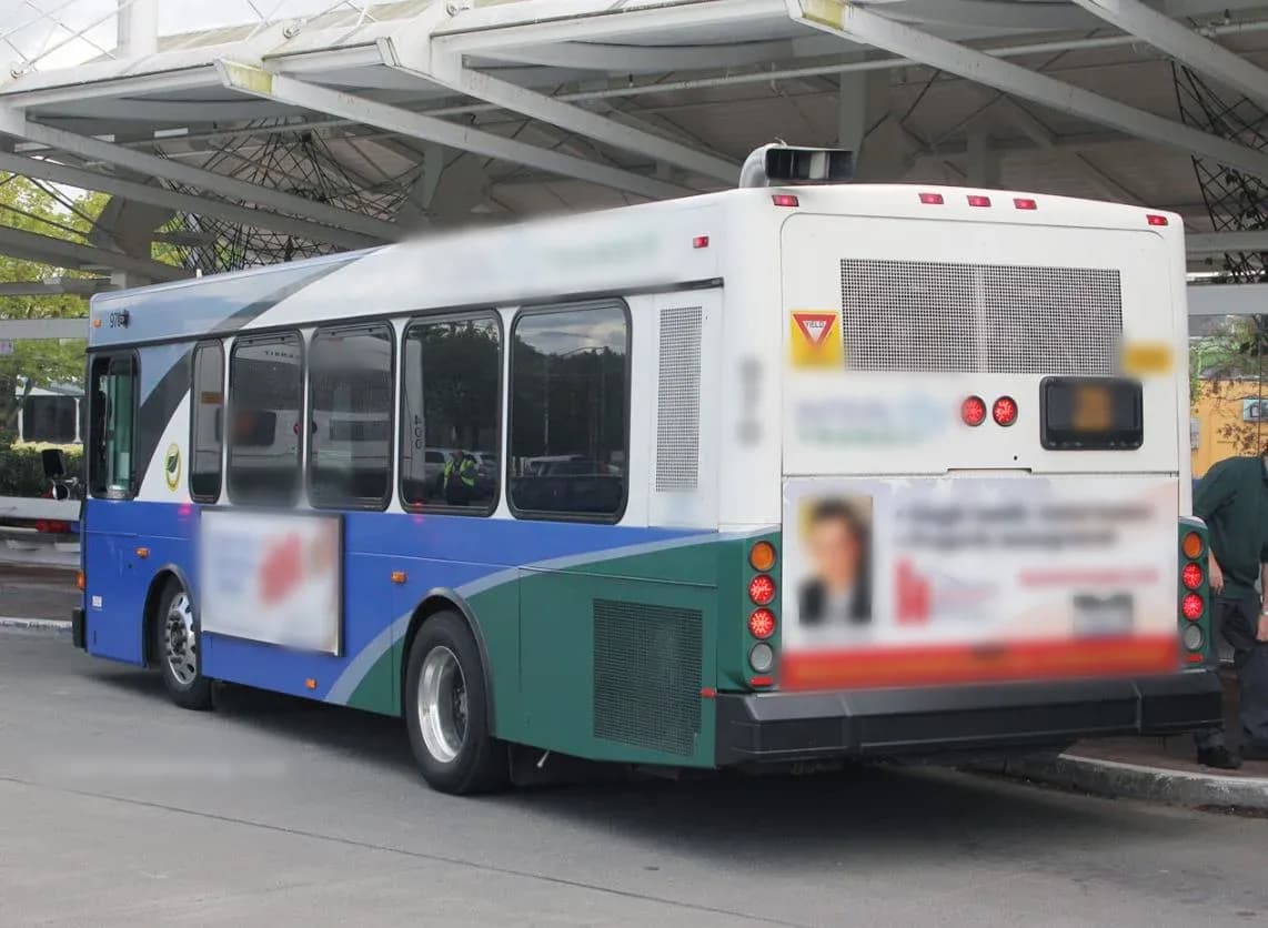 2007 Gillig Low Floor 30 ft Transit Bus - Image 4
