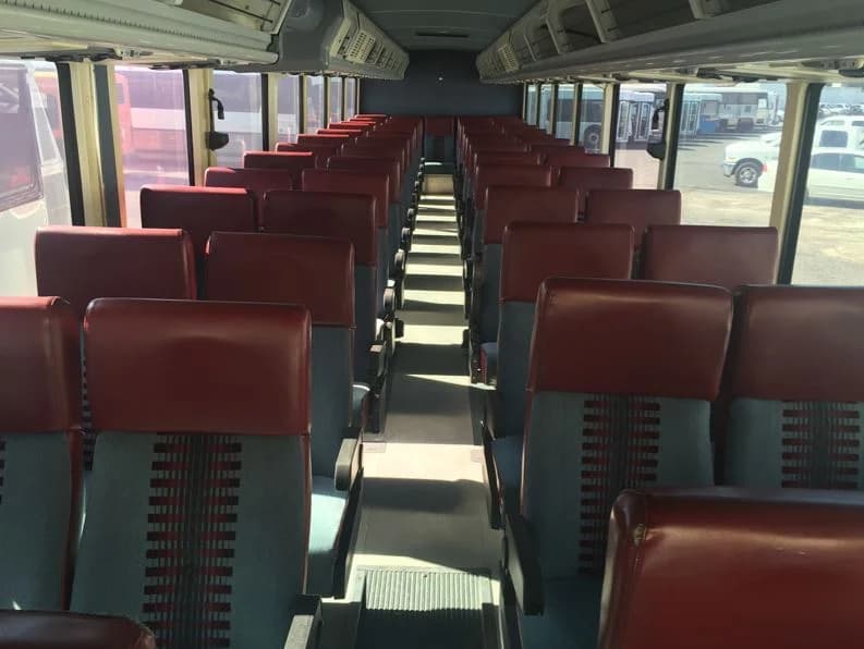 1996 MCI 102-DL3 45 ft Transit Bus - Image 2