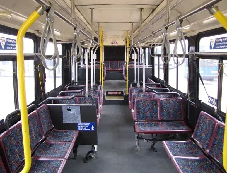 1998 New Flyer D40LF Low Floor 40 ft Transit Bus - Image 3