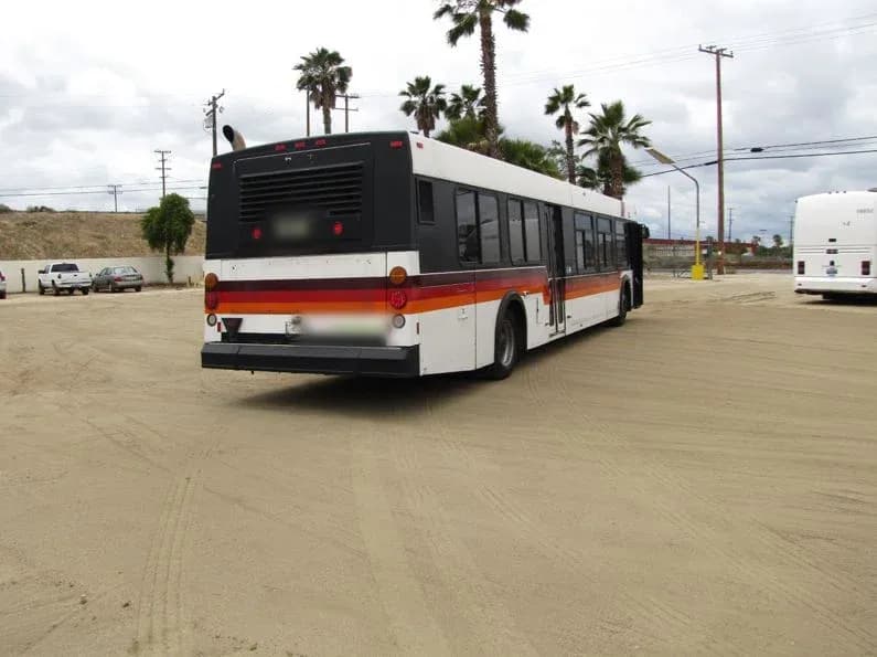 1998 New Flyer D40LF Low Floor 40 ft Transit Bus - Image 4