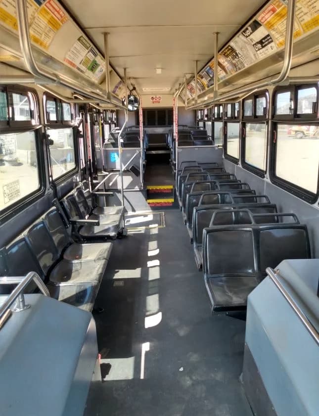 2005 Gillig Low Floor 40 ft Transit Bus - Image 2