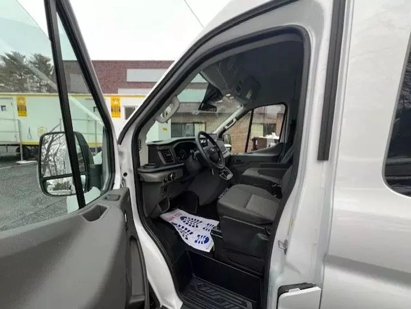 2024 Ford Transit 350 Passenger Van - Image 10