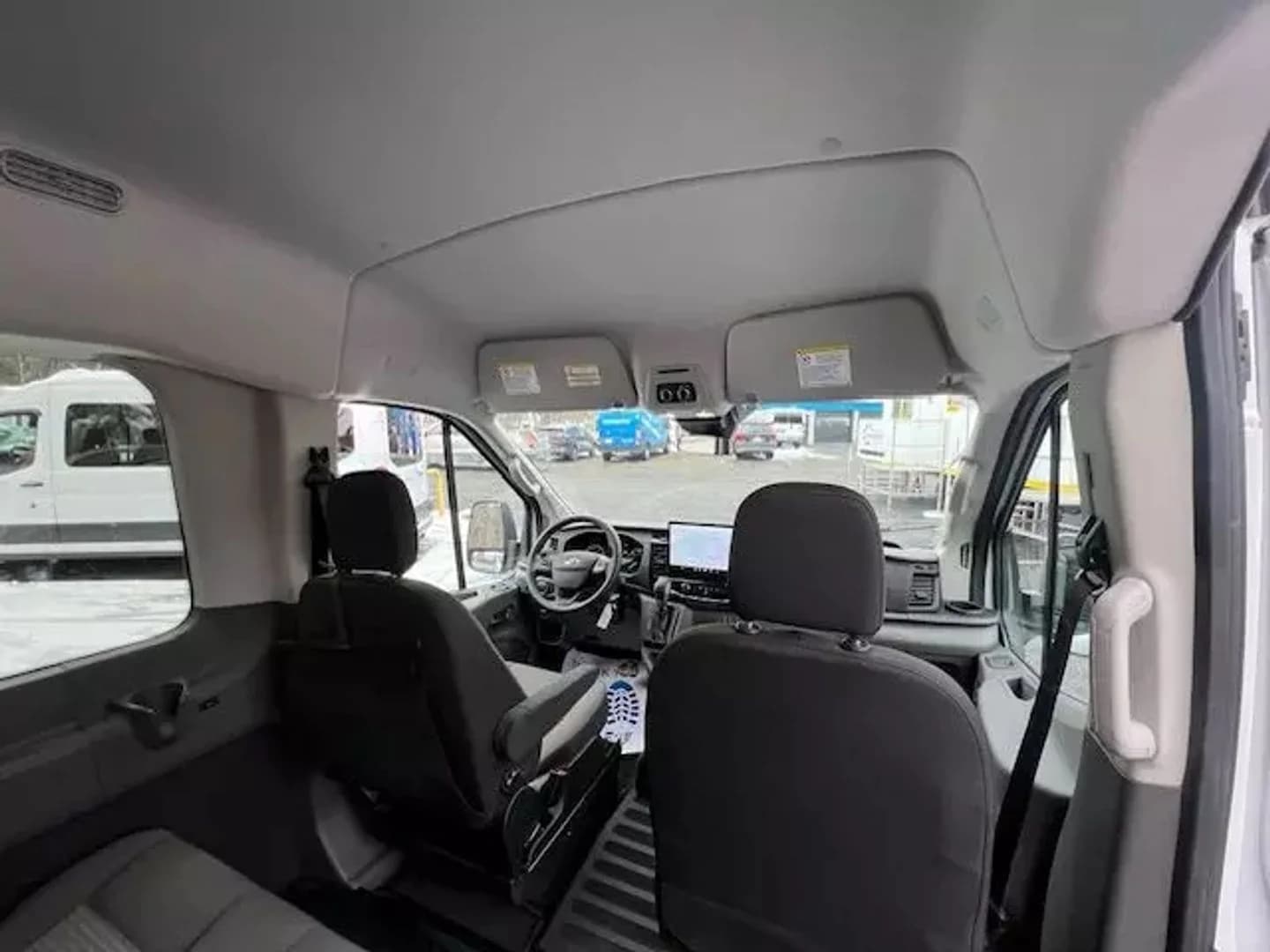 2024 Ford Transit 350 Passenger Van - Image 8