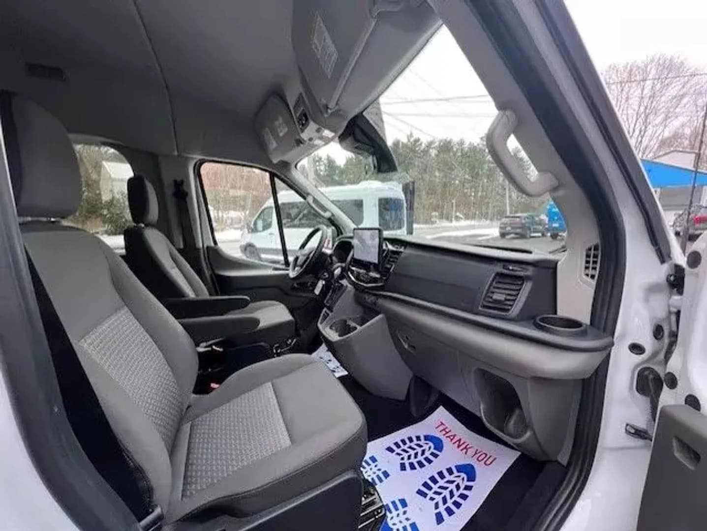 2024 Ford Transit 350 Passenger Van - Image 9