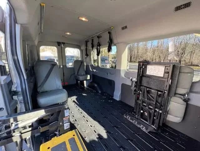 2016 Ford Transit 350 Wagon XLT Passenger Van - Image 14