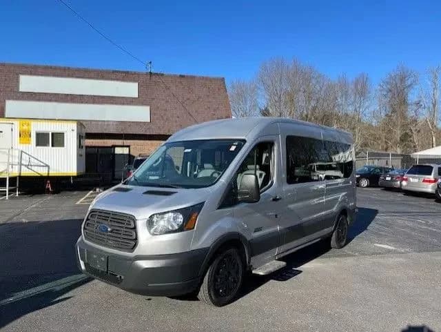 2016 Ford Transit 350 Wagon XLT Passenger Van - Image 4