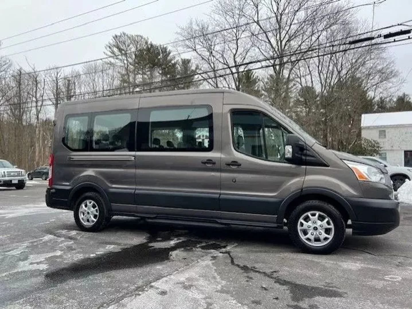 2016 Ford Transit 350 Wagon XLT Passenger Van - Image 5
