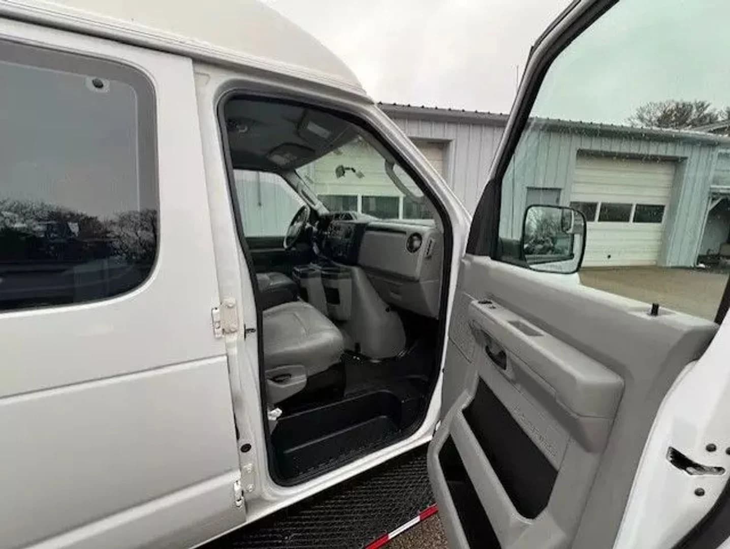 2014 Ford E250 ADA Passenger Van - Image 12