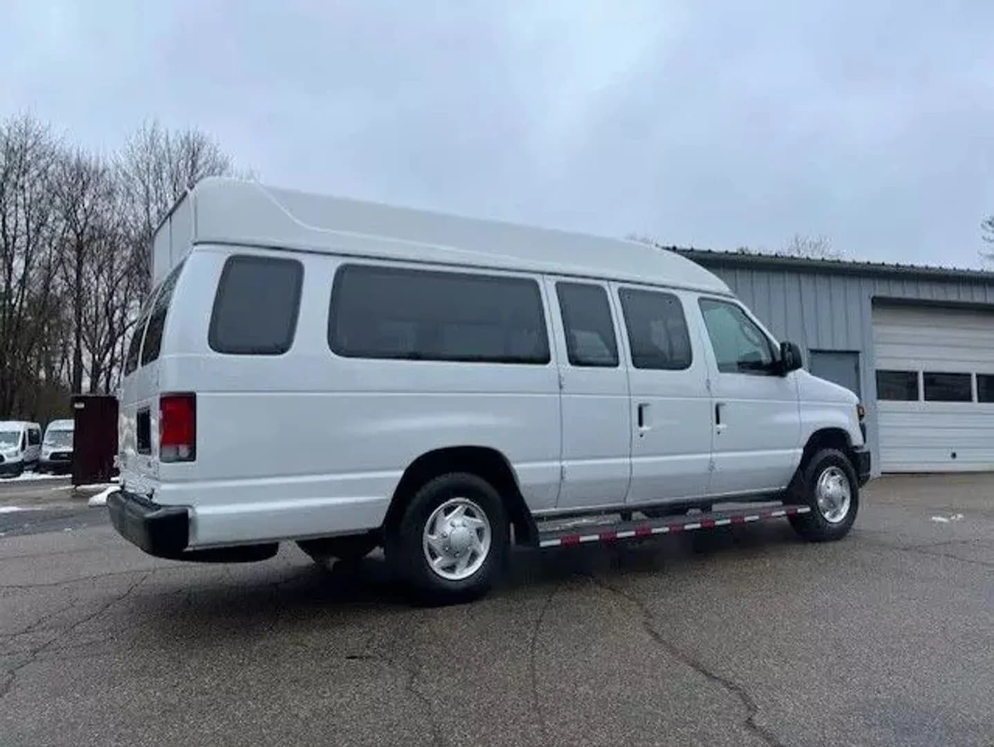 2014 Ford E250 ADA Passenger Van - Image 7