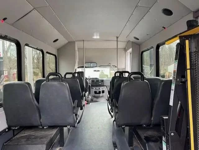 2016 Ford E350 ADA Shuttle Bus - Image 10