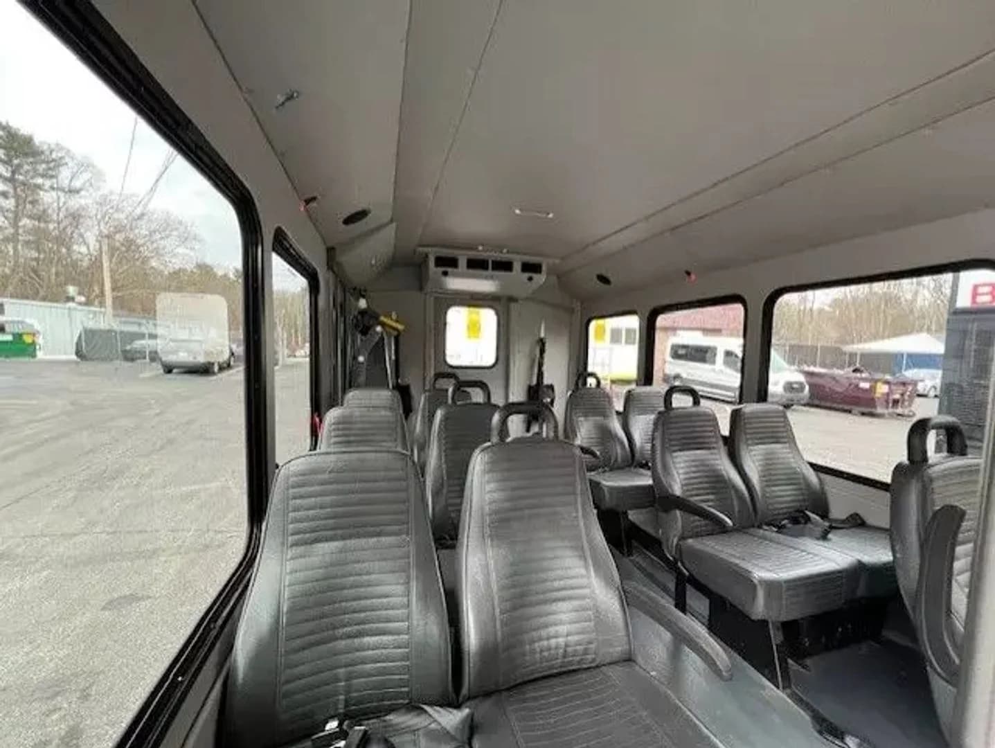 2016 Ford E350 ADA Shuttle Bus - Image 11
