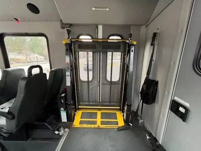 2016 Ford E350 ADA Shuttle Bus - Image 12