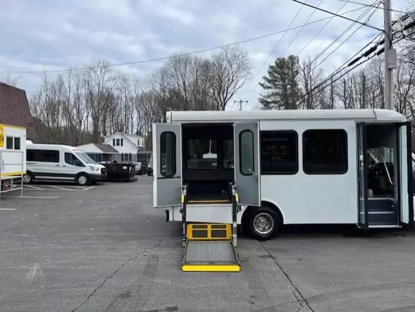 2016 Ford E350 ADA Shuttle Bus - Image 6
