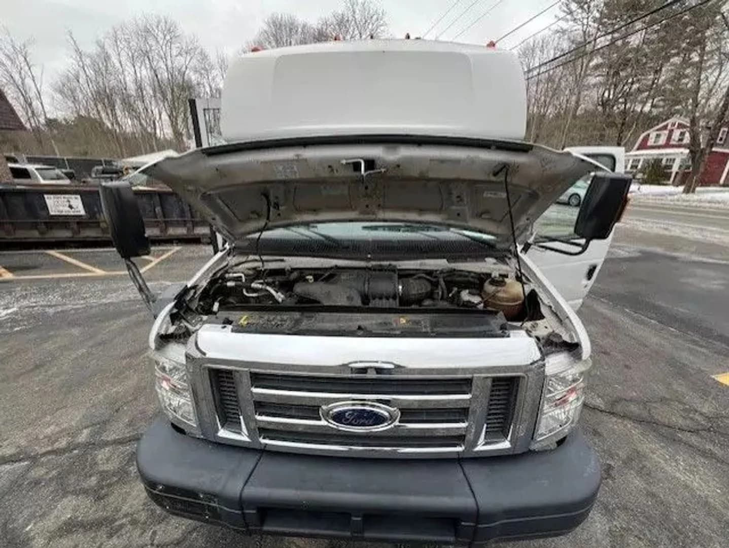 2013 Ford E450 Super Duty Shuttle Bus - Image 12