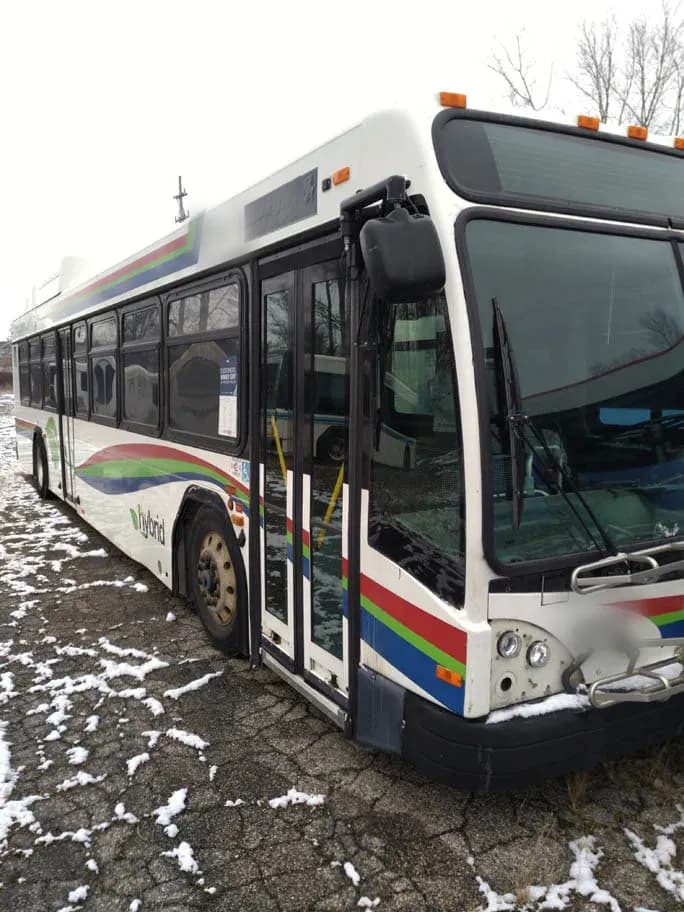 2010 Gillig Low Floor 40 ft Tranist Bus - Image 2