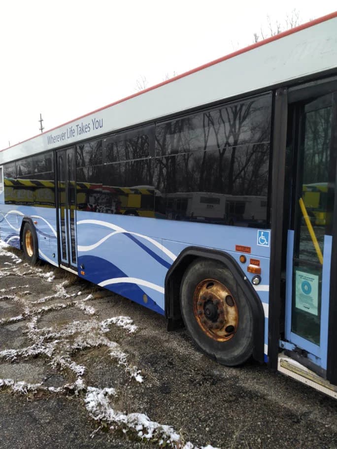 2009 Gillig Hybrid Low Floor 35 ft Transit Bus - Image 2