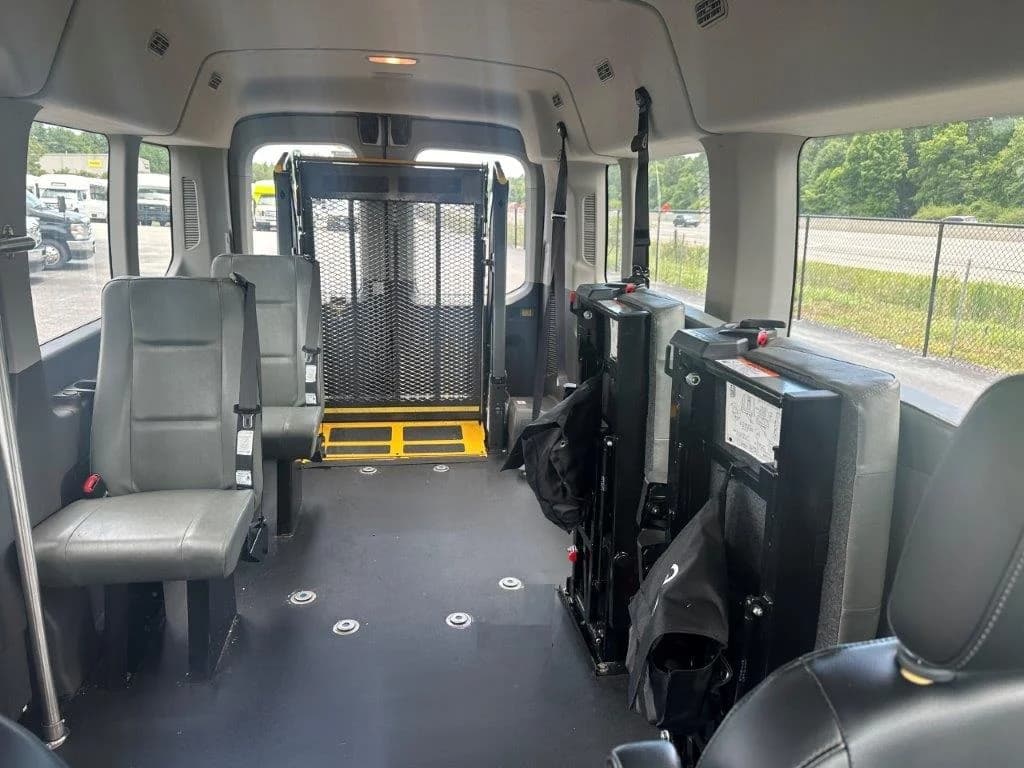 2020 Ford Transit 350 Passenger Van - Image 4