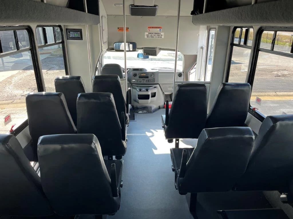 2022 Ford E350 Starcraft Allstar Shuttle Bus - Image 7
