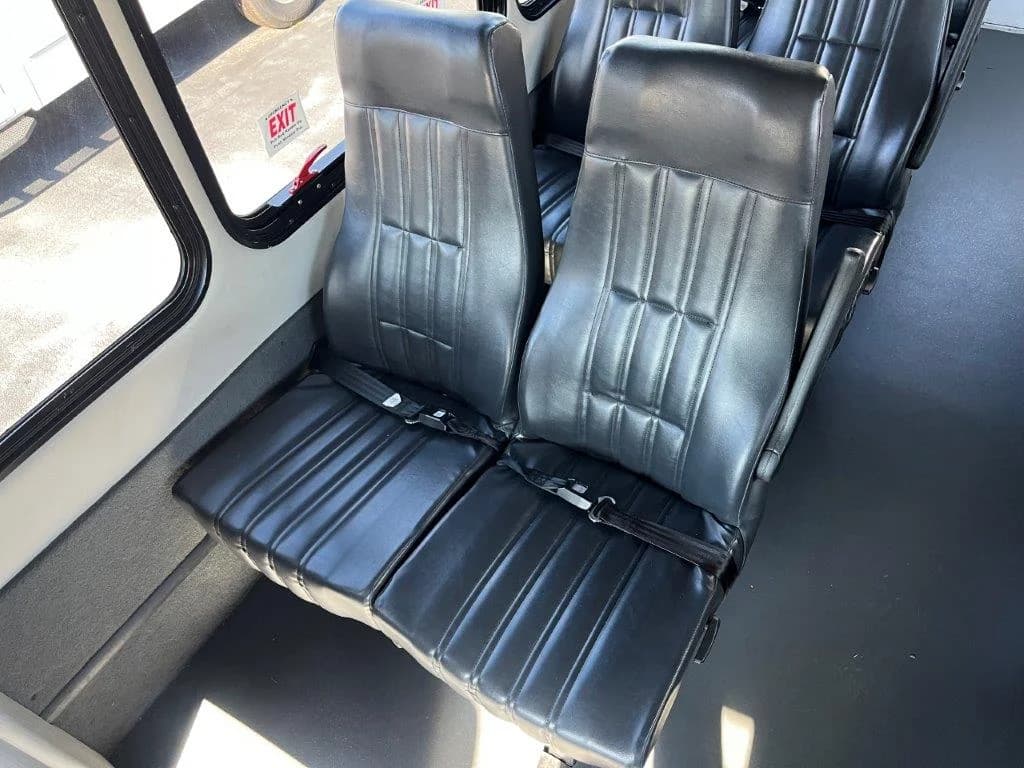 2022 Ford E350 Starcraft Allstar Shuttle Bus - Image 8