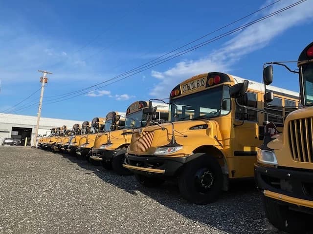 BULK FLEET DEAL 4 MATCHING BUSES - Image 2