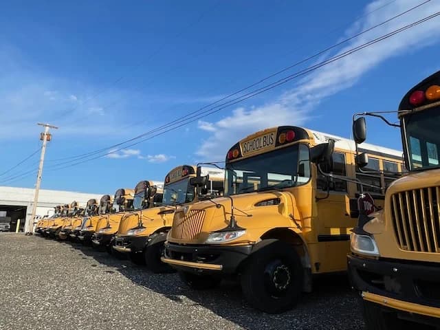 BULK FLEET DEAL 4 MATCHING BUSES - Image 3