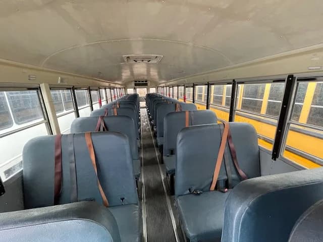 Bulk Fleet Deal 7 Buses 77 Passengers A/C - Image 12