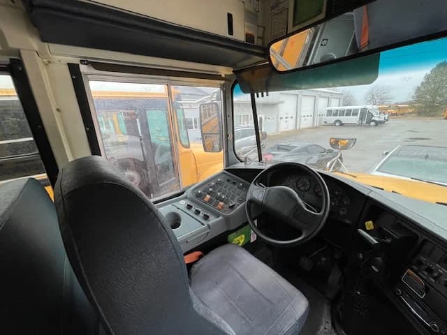 Bulk Fleet Deal 7 Buses 77 Passengers A/C - Image 4