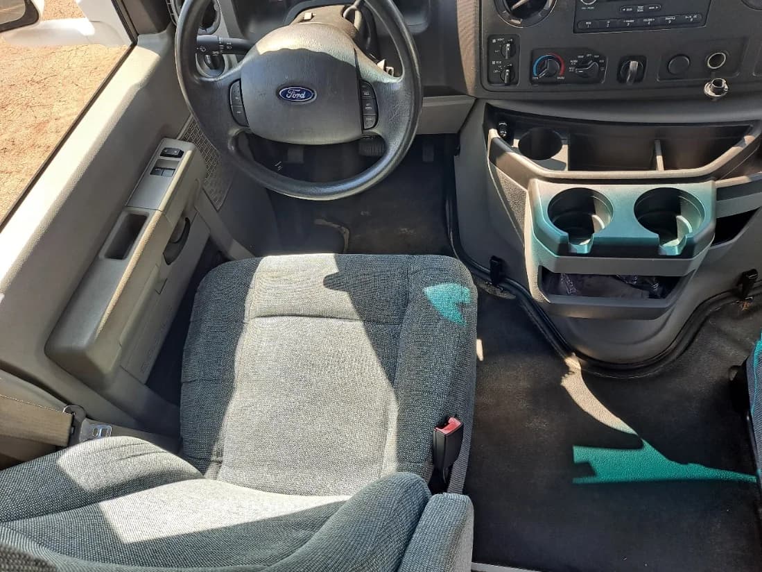 2016 Ford E350 Shuttle Bus - Image 7