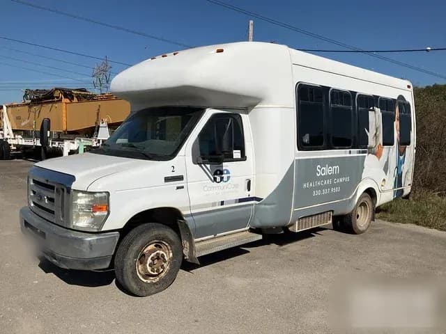 2009 Ford E350 Shuttle Bus - Image 1