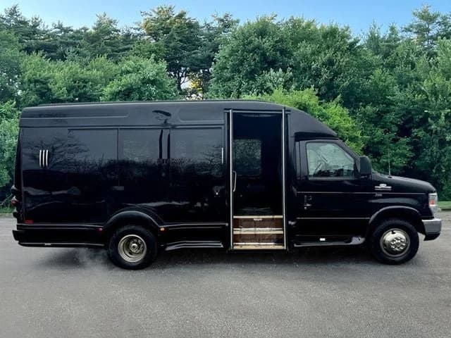 2013 Ford E350 Turtle Top Lux Shuttle - Image 2