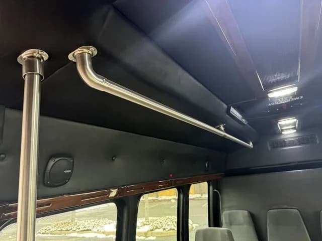 2013 Ford E350 Turtle Top Lux Shuttle - Image 10