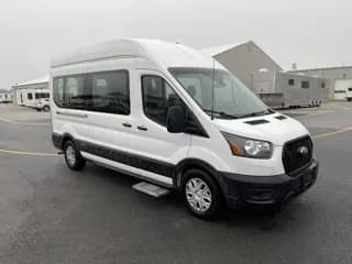 2022 Ford Transit 350 XL/XLT bus