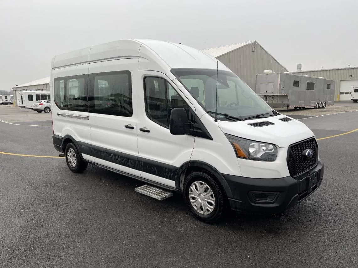 2022 Ford Transit 350 XL/XLT Passenger Van - Image 1