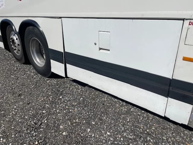 2006 Prevost LeMirage XL 2 Coach - Image 11