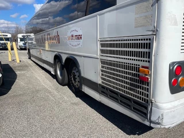 2006 Prevost LeMirage XL 2 Coach - Image 25