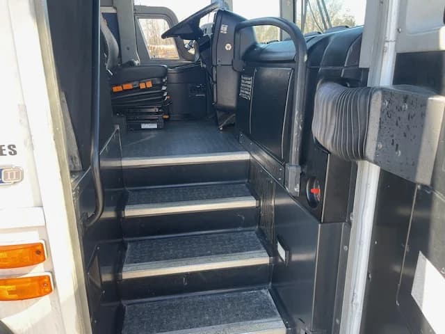 2006 Prevost LeMirage XL 2 Coach - Image 50