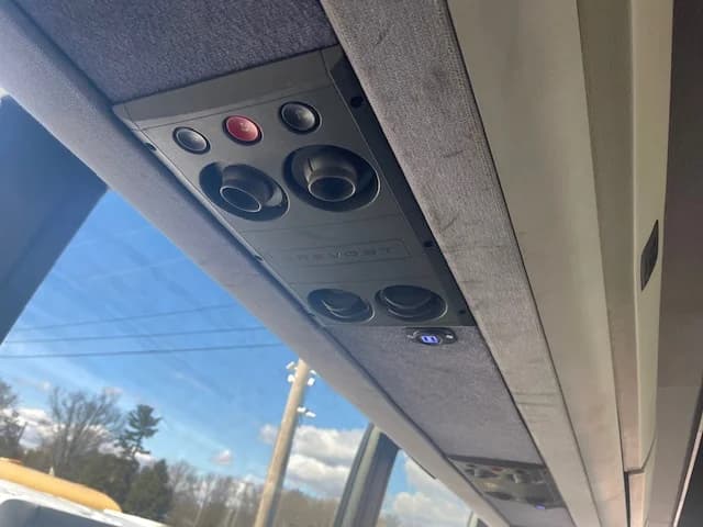 2006 Prevost LeMirage XL 2 Coach - Image 59