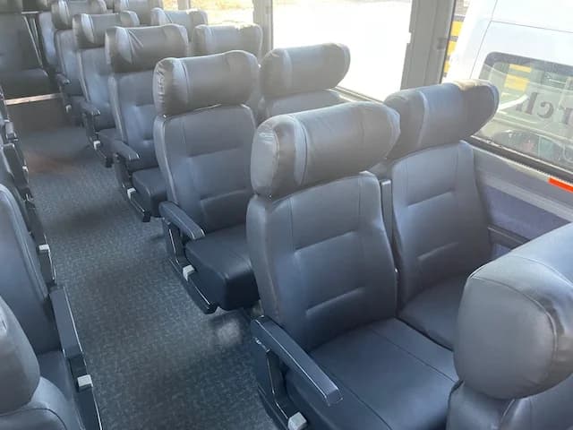 2006 Prevost LeMirage XL 2 Coach - Image 64