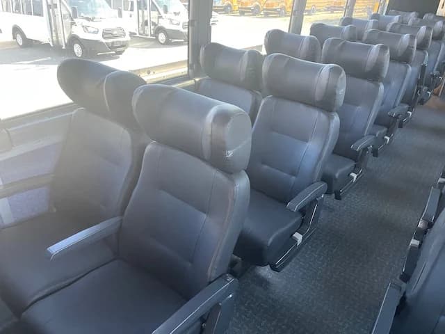2006 Prevost LeMirage XL 2 Coach - Image 65
