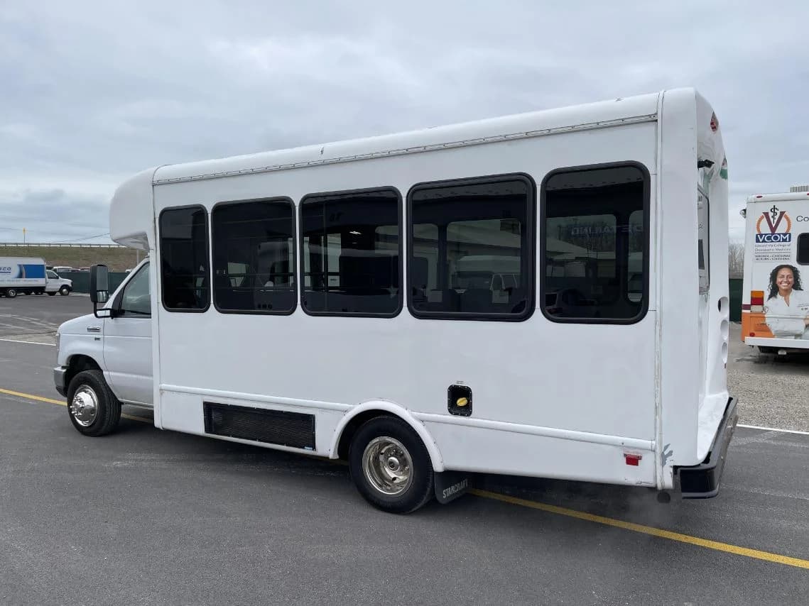 2019 Ford E350 Starcraft Shuttle Bus - Image 3