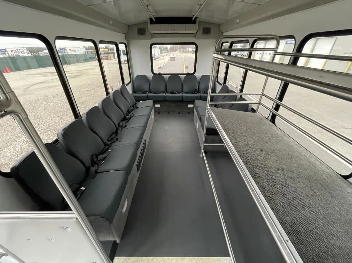 2019 Ford E350 Starcraft Shuttle Bus - Image 4
