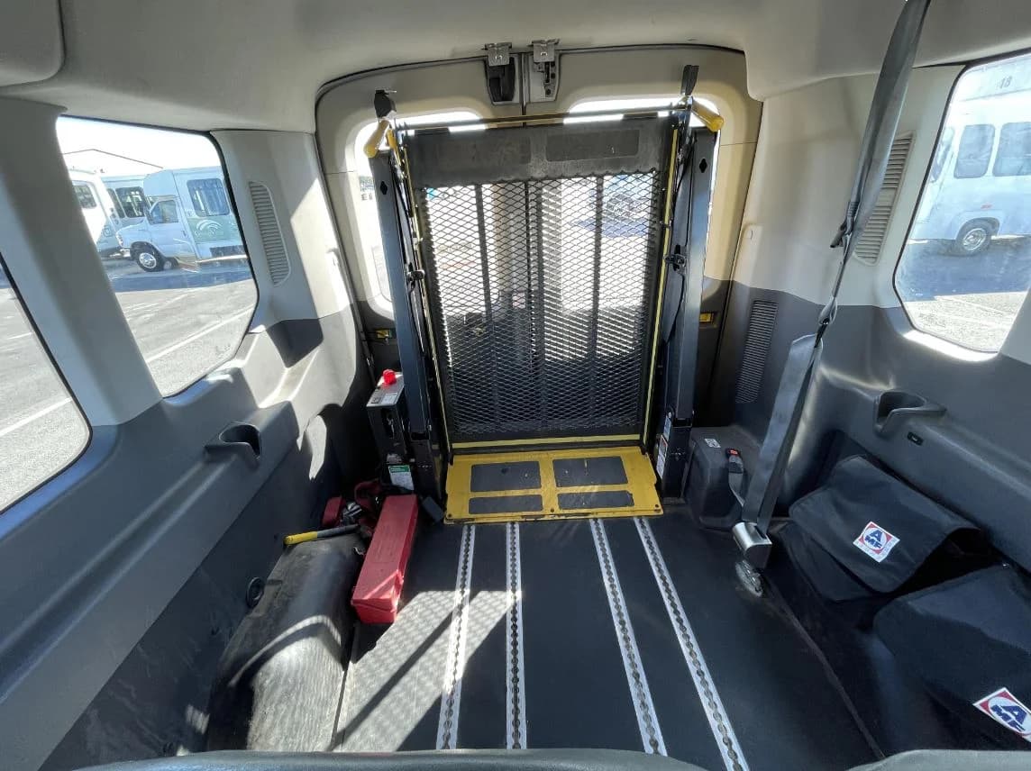 2020 Ford Transit Passenger Van - Image 6